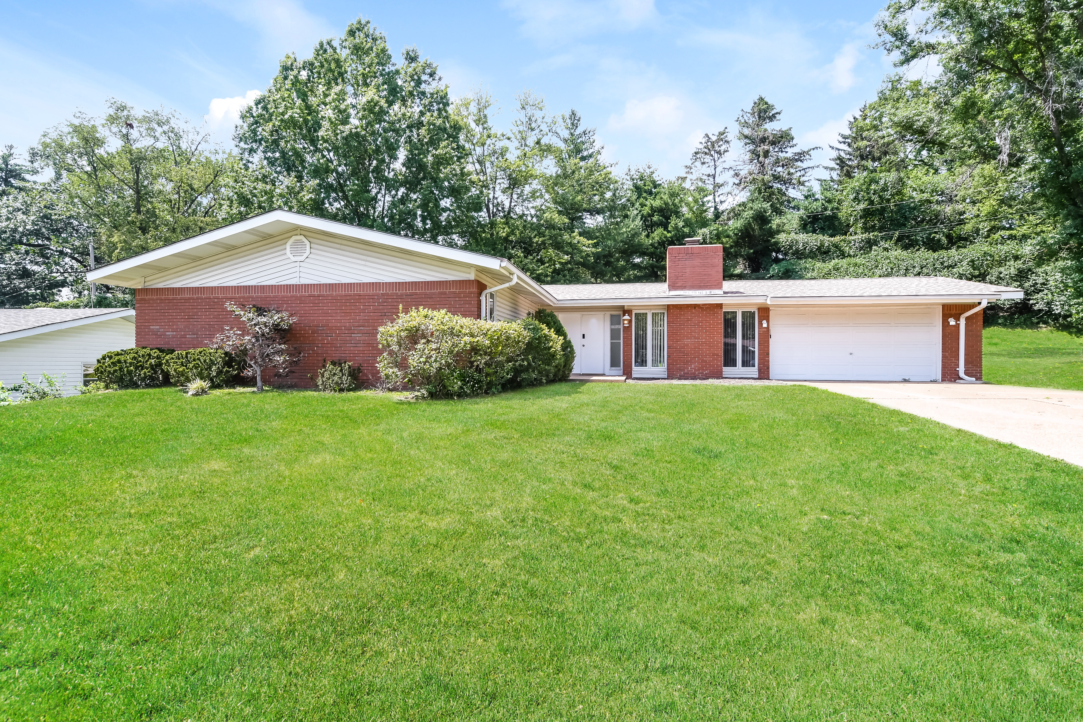 1665 PEPPERWOOD DR St. Louis, MO 63146